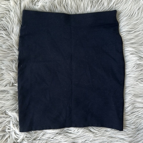 Aritzia Black Mini Skirt - Picture 2 of 5